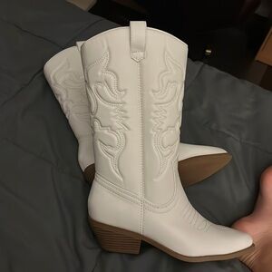Never worn cowgirl boots